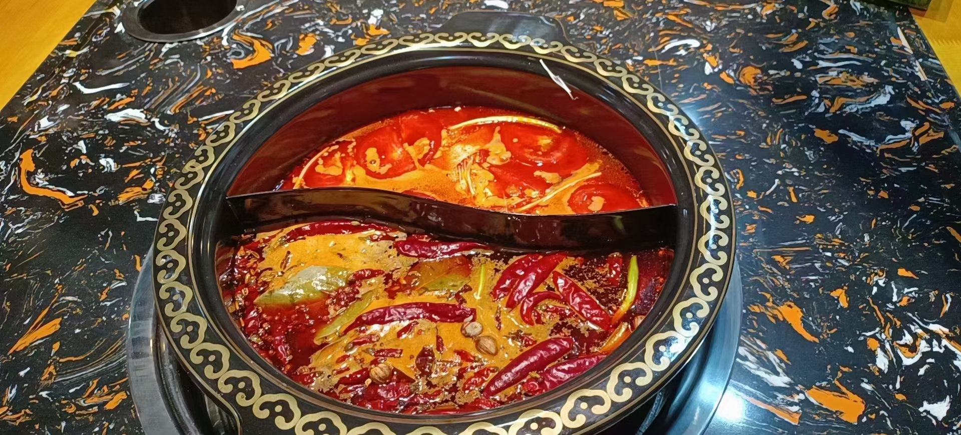 四（sì）川火鍋底料廠家